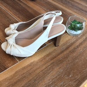 🥰 Kelly & Katie White Heels